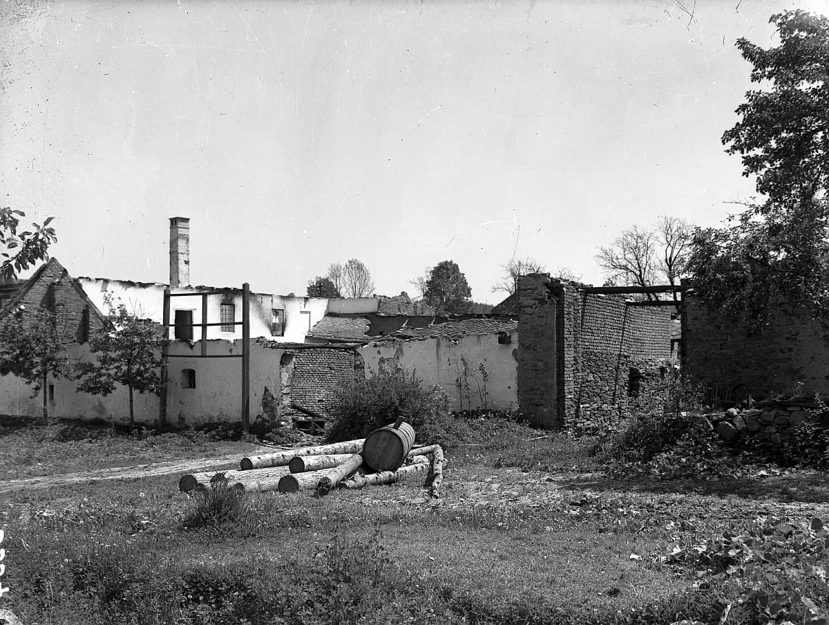 Javoříčko krátce po vypálení v květnu 1945, snímek 9