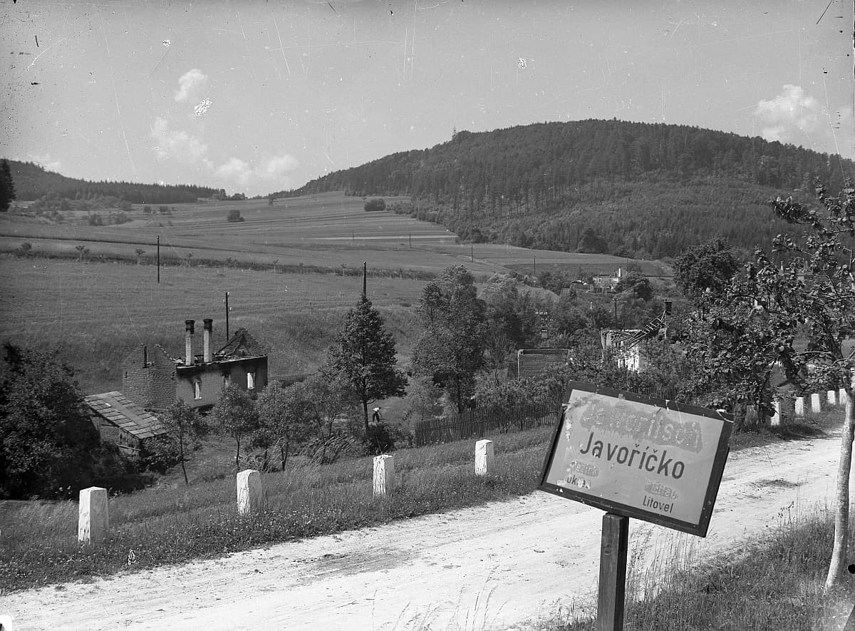 Javoříčko krátce po vypálení v květnu 1945, snímek 17